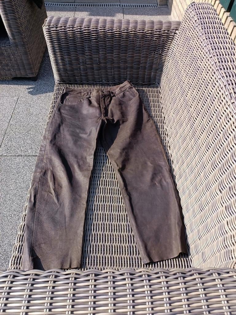 Leren dames broek maat 42/44, lengtemaat 28 inch, Ophalen