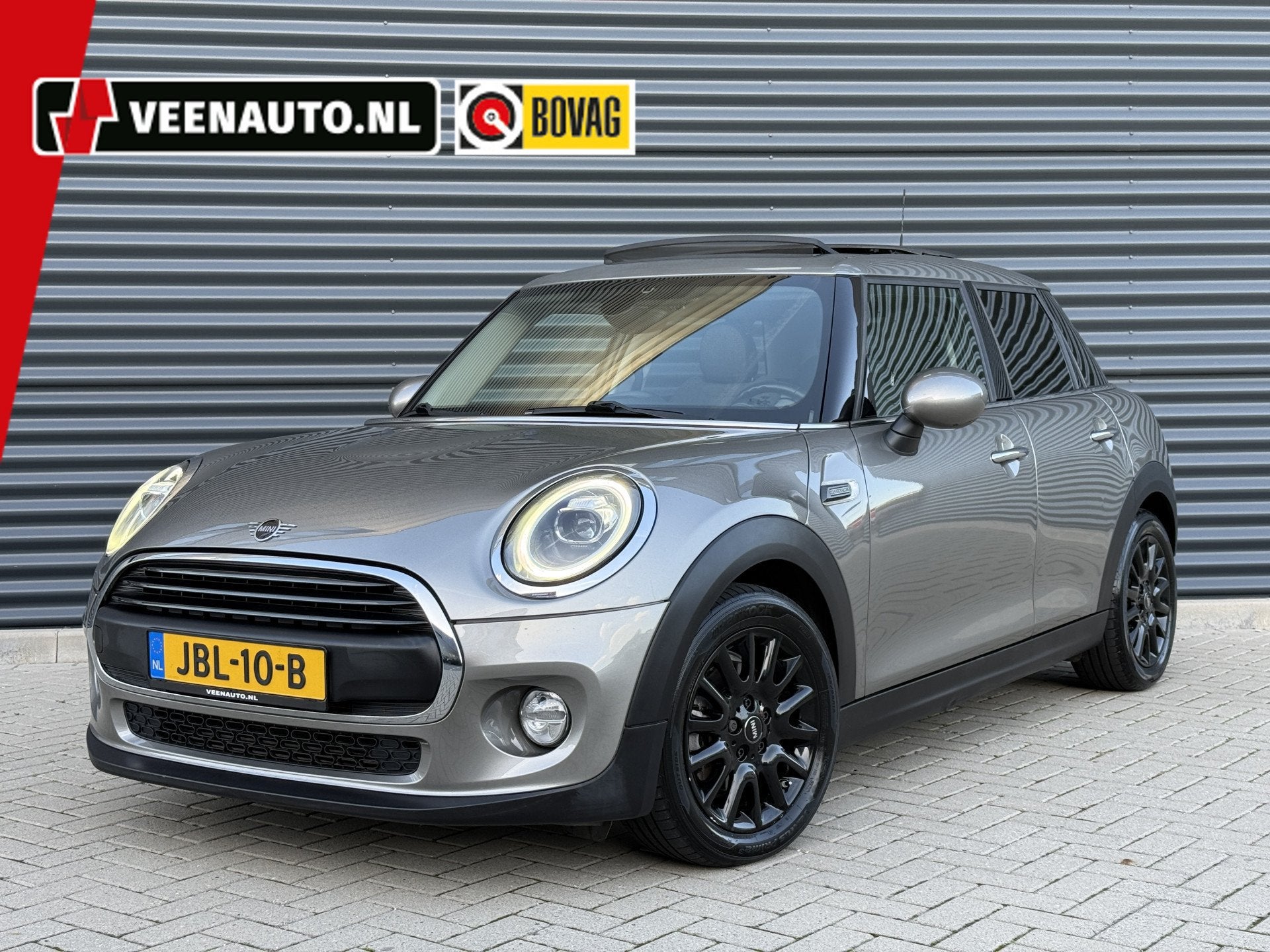 MINI 5-deurs 1.5 Cooper One Pano/Apple/LED (bj 2018), Auto's, Voorwielaandrijving, Dealer onderhouden, Gebruikt, Leder en Stof
