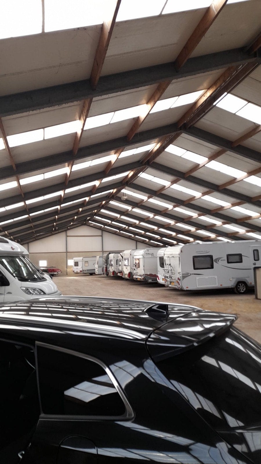 Caravanstalling aangeboden