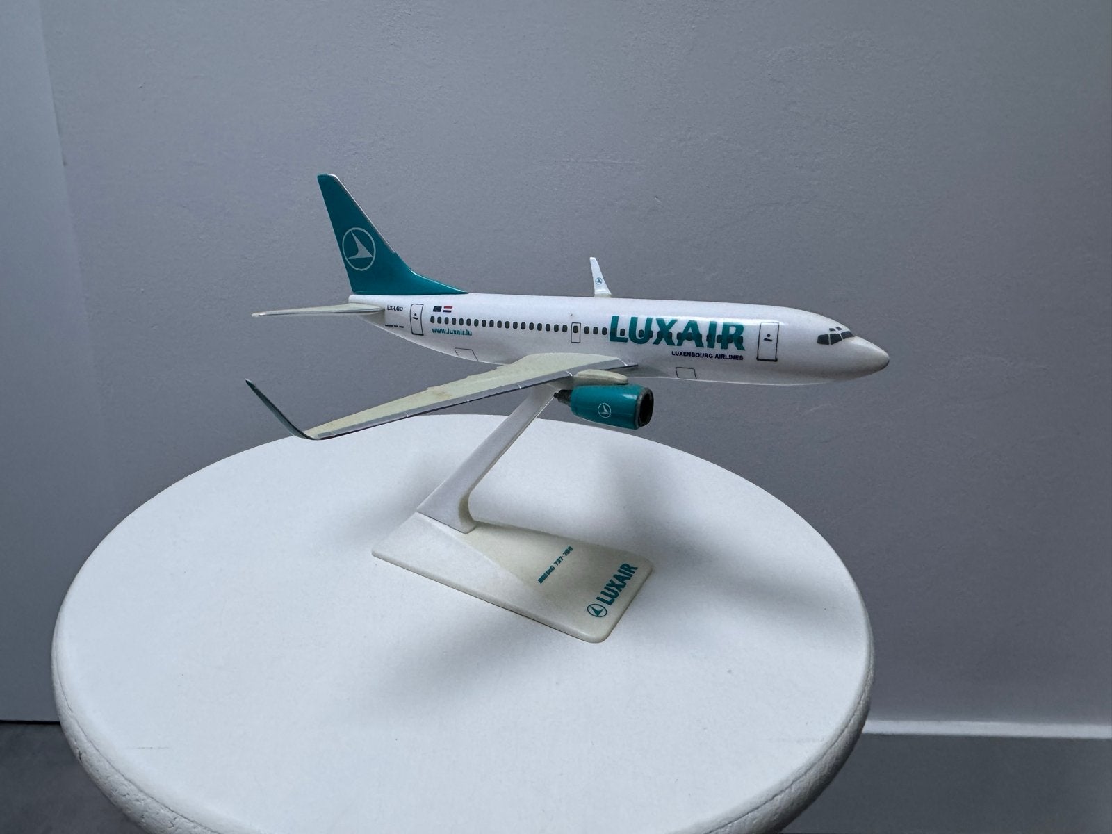 Luxair B737-700 modelvliegtuig schaal 1:200 met standaard, Verzamelen, Ophalen of Verzenden, Zo goed als nieuw