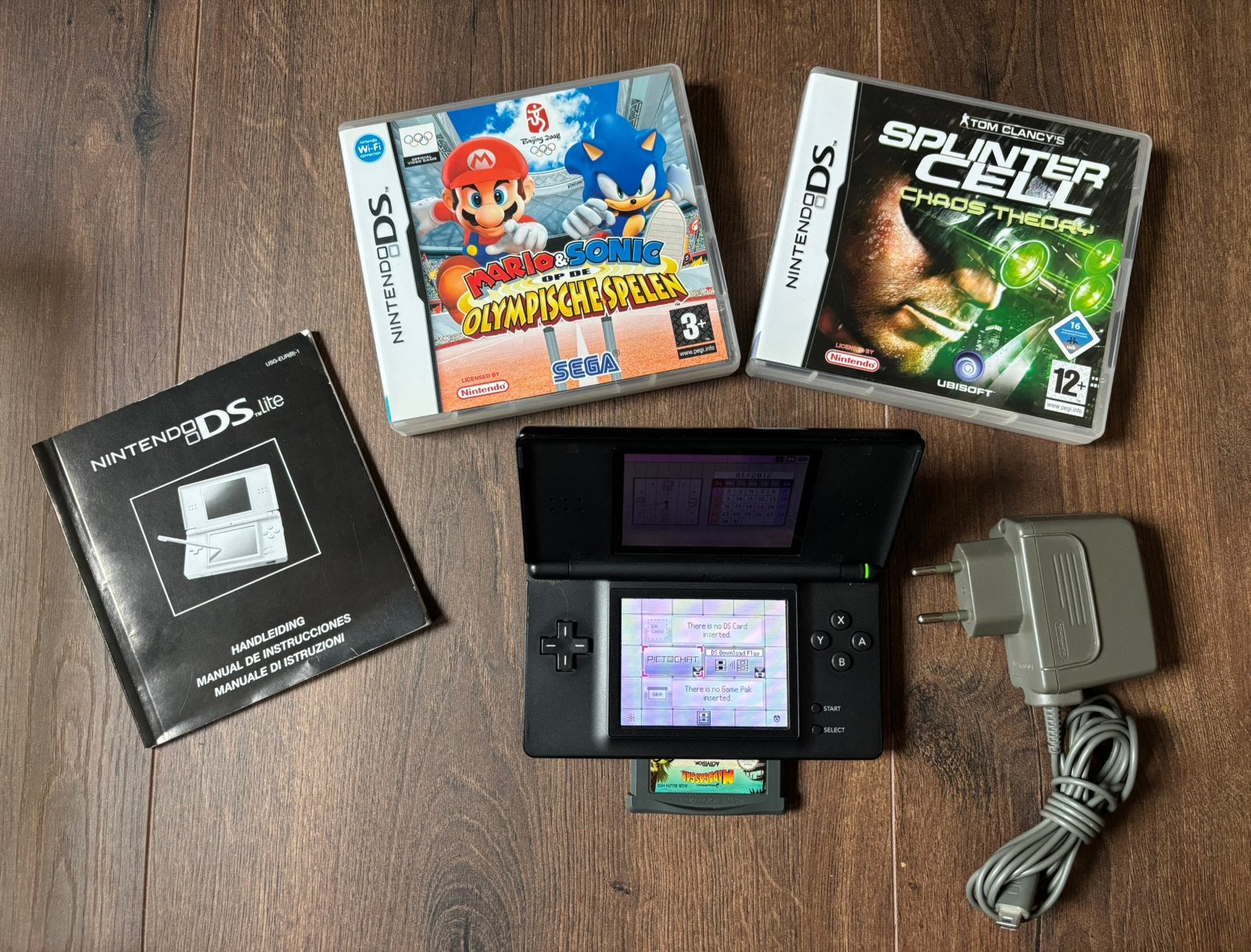 Complete set Nintendo DS, Spelcomputers en Games, Nintendo, Met games, Support@nintendo.eu, Zwart