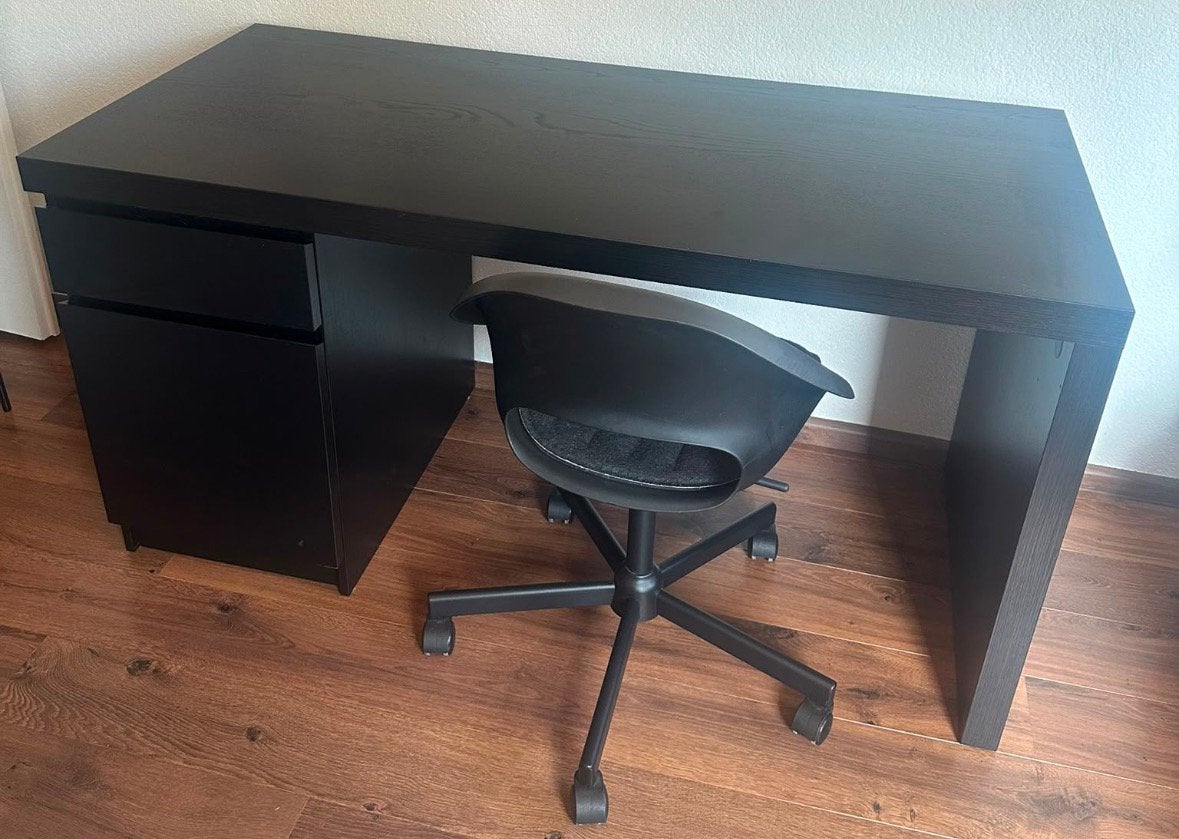 Bureau zwart, Ophalen, Zo goed als nieuw