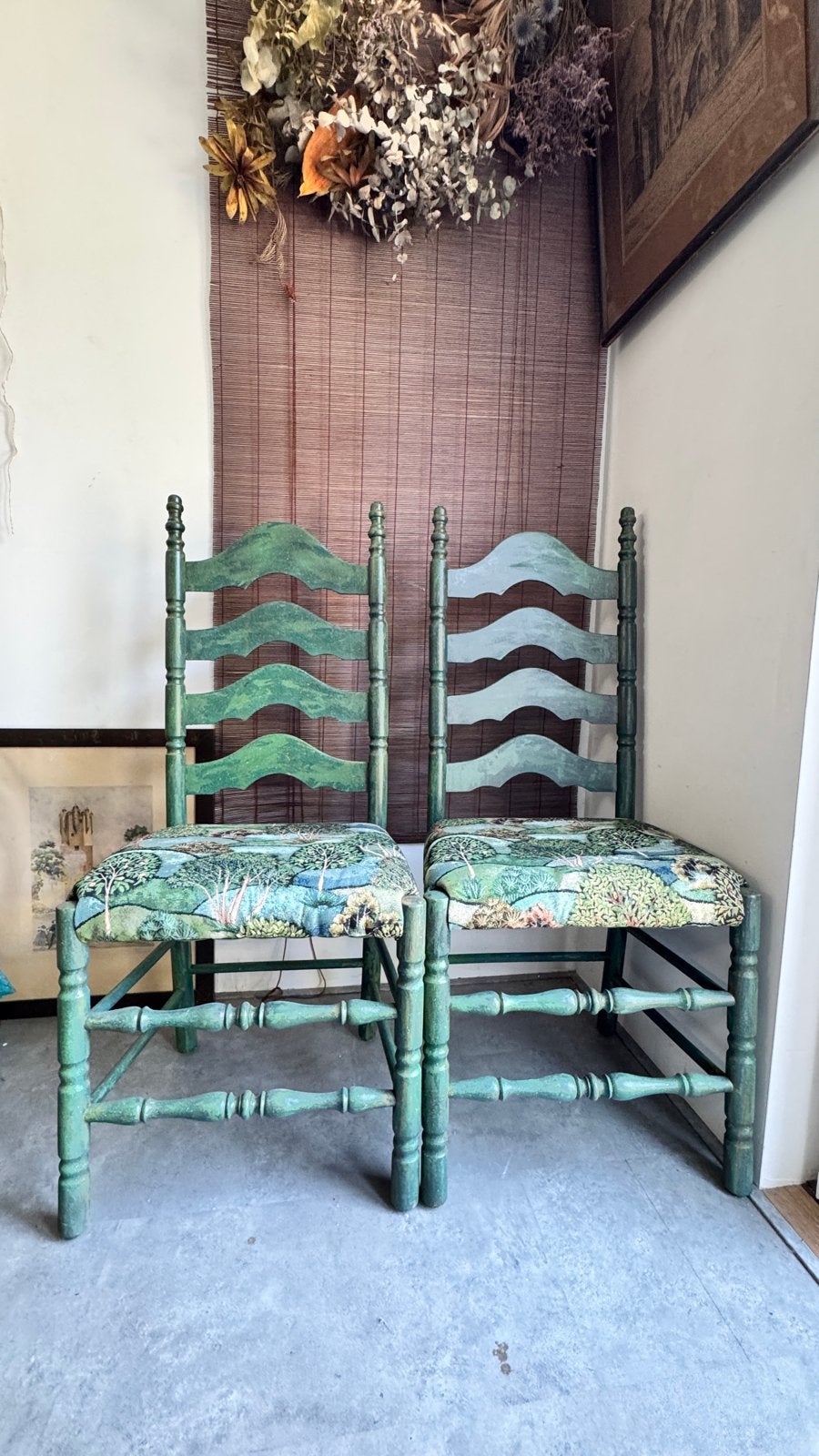 Set van twee groene stoelen met unieke bekleding, Antiek en Kunst, Ophalen