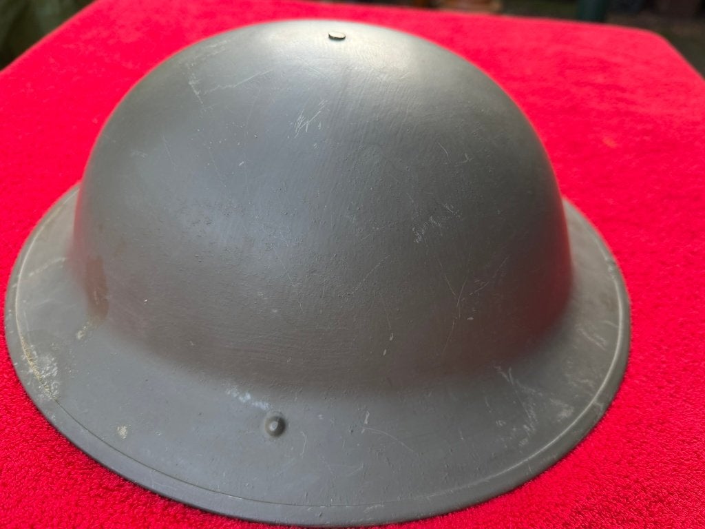 Mooie Engelse Tommy / Brodie helm WW2 - 1942 Mooi gemerkt!, Verzenden, Engeland, Helm of Baret
