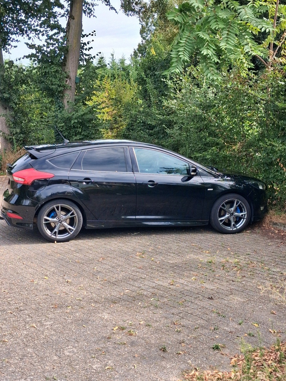 Ford Focus 1.5 Ecoboost 110KW 5-D 2016 Zwart, Auto's, Ford, 1498 cc, 1225 kg, 4 cilinders, Zwart