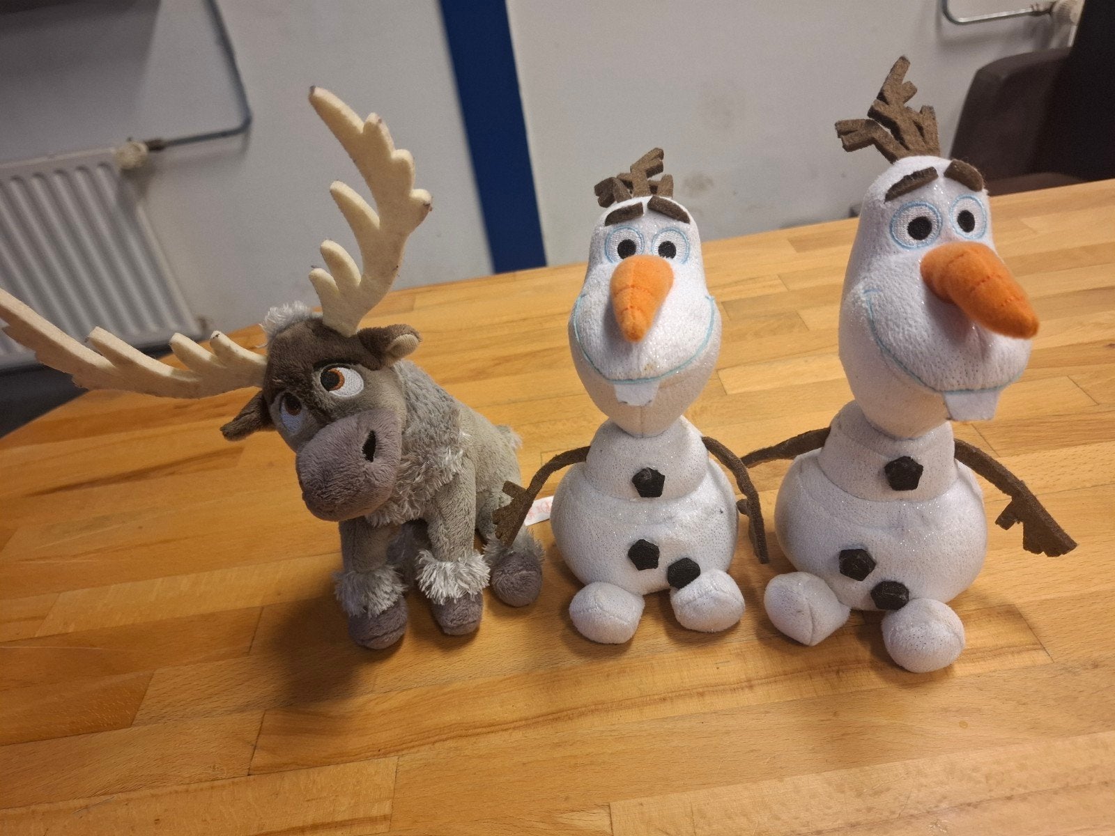 Frozen knuffels: 2x Olaf en 1x rendier Sven, Gebruikt, Disney, Overige typen, Ophalen of Verzenden