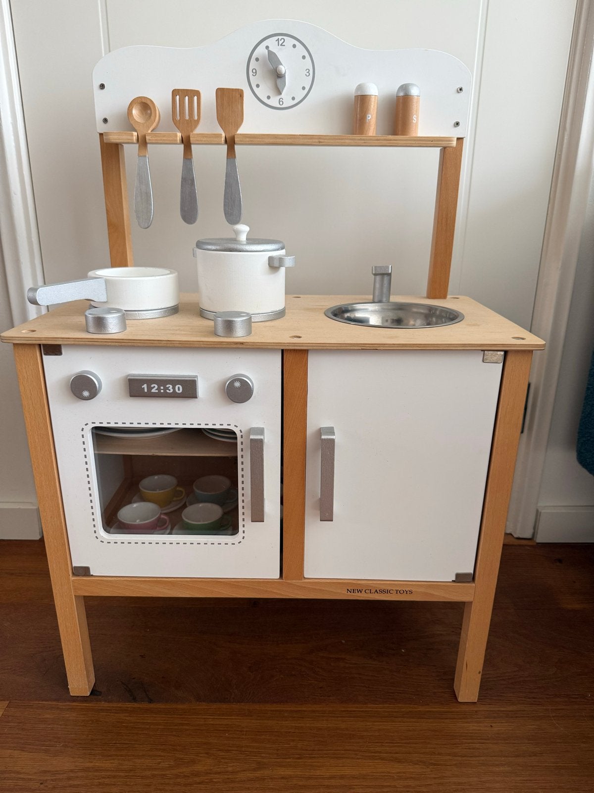 Speel Kinderkeuken New Classic Toys wit met IKEA servies, Ophalen, Zo goed als nieuw, Hout, Speelkeuken