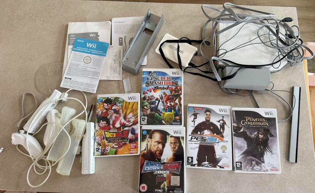 Wii spelcomputer met 5 spellen en accessoires, Ophalen, Gebruikt, Met 2 controllers, Met games