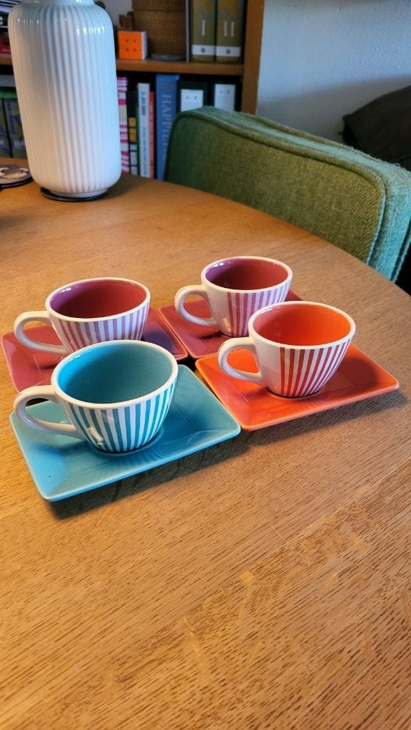 LBVYR Yves Rocher espresso kopjes, Ophalen of Verzenden, Gebruikt, Vintage, Kop(pen) en/of Schotel(s)