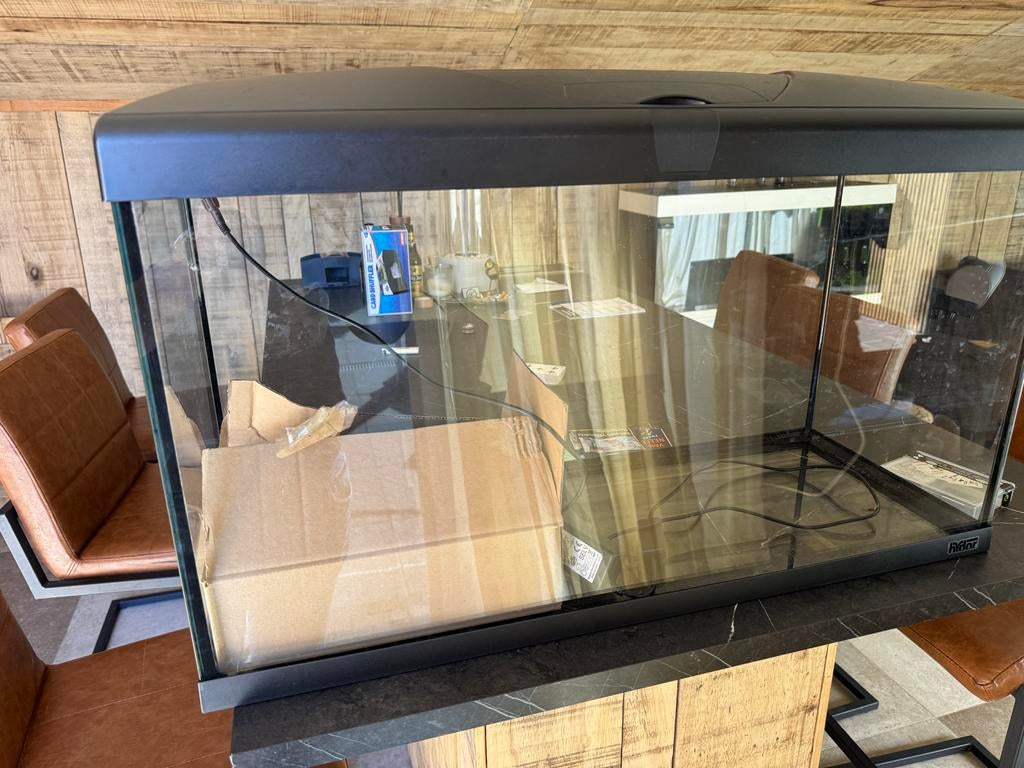 Netjes aquarium met nieuw filter systeem nooit gebruik, Dieren en Toebehoren, Ophalen of Verzenden, Leeg aquarium