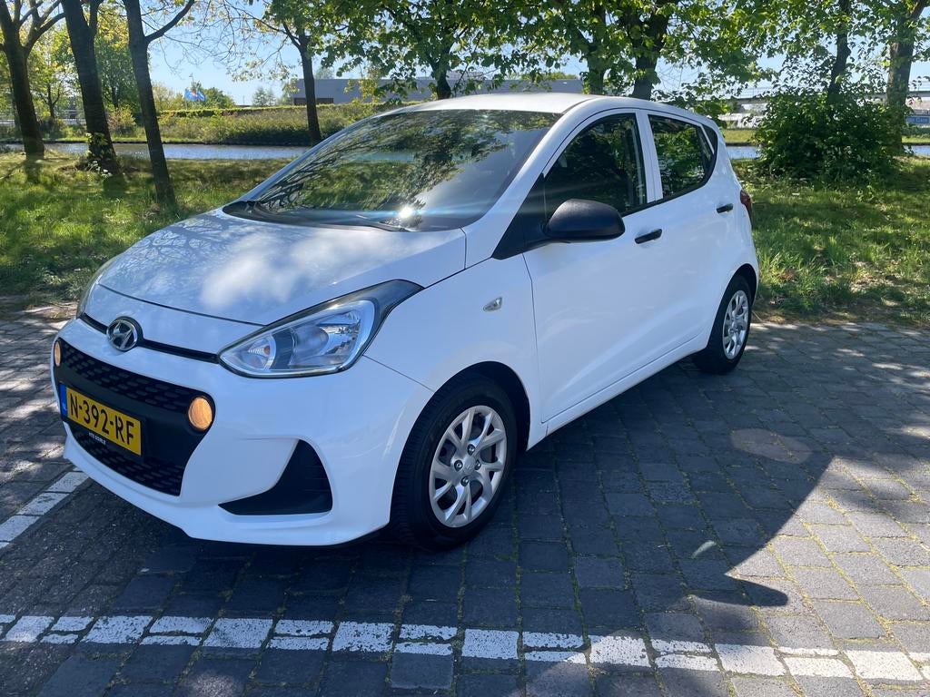 Hyundai i10 1.0i 66pk 2017 Wit, Auto's, Euro 5, Stof, Wit, Start-stop-systeem