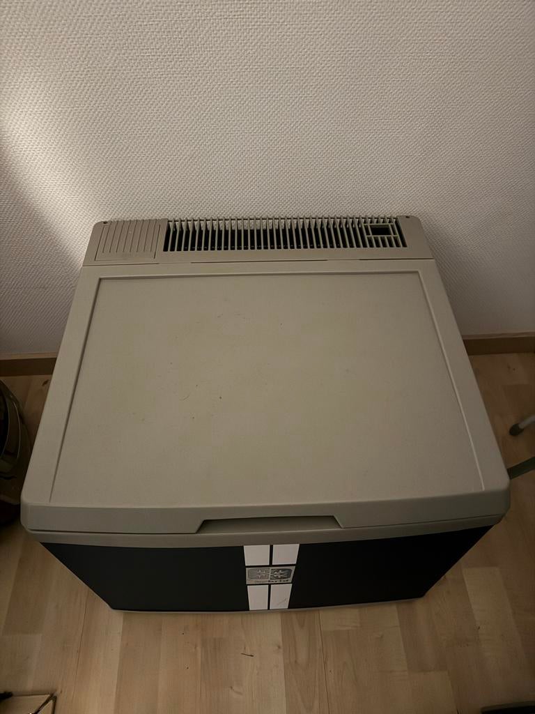 Mobicool B40 Hybride Compressor Koel-/Vriesbox 40L, Caravans en Kamperen, Koelboxen, Zo goed als nieuw, Koelbox, Compressor, Ophalen