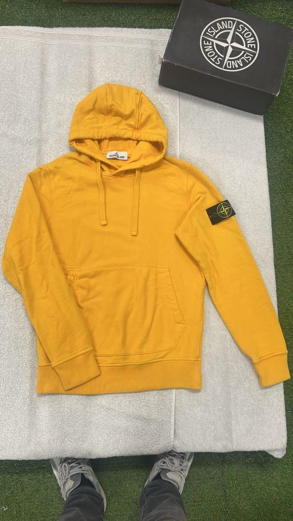 Stone Island Hoodie trui pull met badge, Kleding | Heren, ., Geel, Ophalen of Verzenden, .