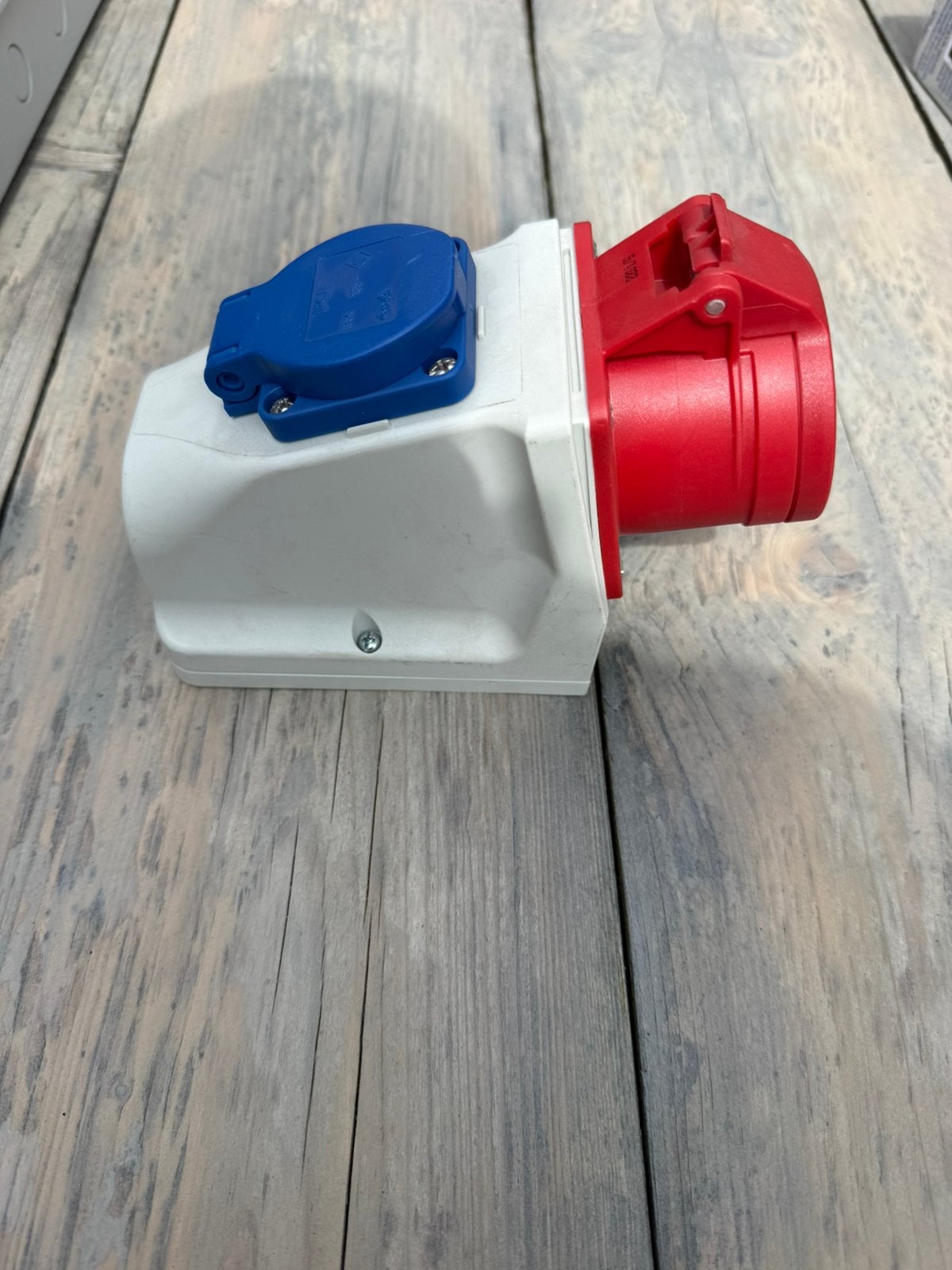 Nieuw Kopp COMBO CEE wandcontactdoos 16A 5-polig+stopcontact, Ophalen of Verzenden, Nieuw, Overige merken, Stopcontact