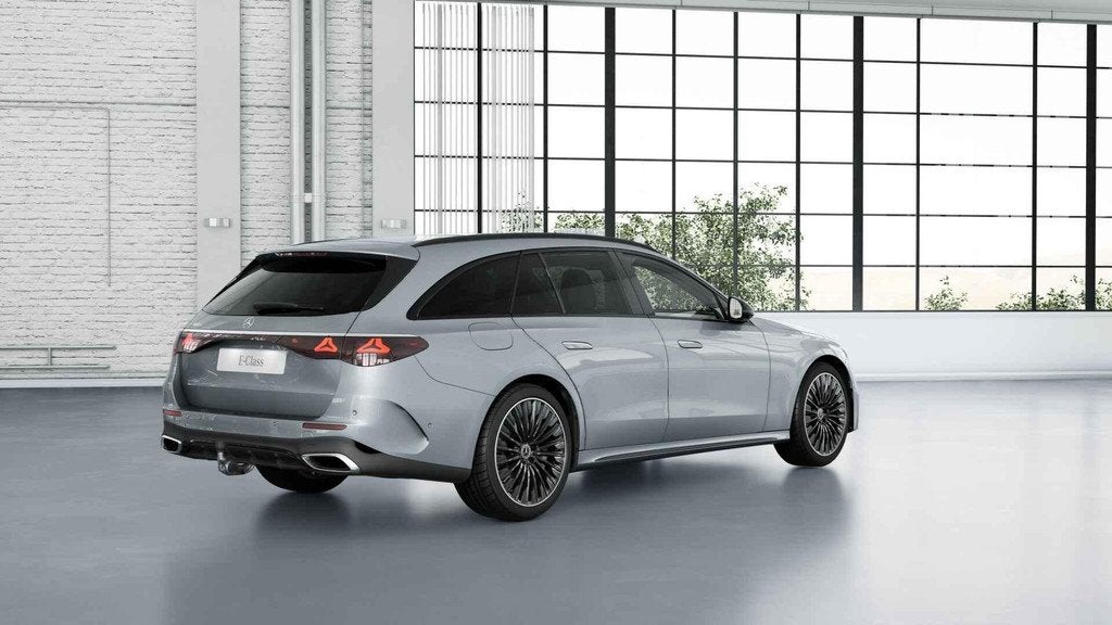 Mercedes-Benz E-klasse Estate 300 e Business Solution AMG |, Auto's, Mercedes-Benz, Automaat, Achterwielaandrijving, 4 cilinders