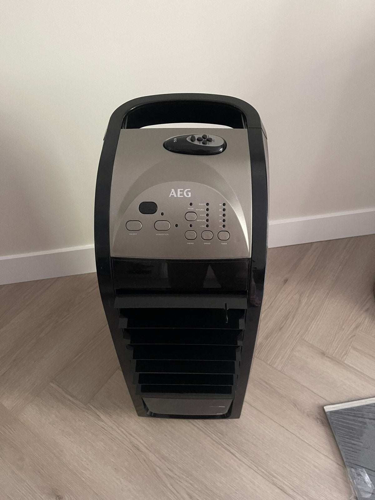 Air AEG zo goed als nieuw., Ophalen, Minder dan 60 m³, 3 snelheden of meer, Zo goed als nieuw