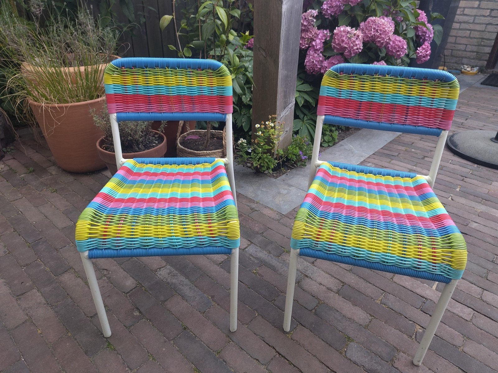 Kinderstoel tuinstoel regenboog Fargglad Ikea 2 stuks, Ophalen, Zo goed als nieuw, Kunststof, Stapelbaar