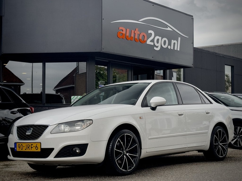 SEAT Exeo 1.6 REFERENCE 4DRS 151D.KM NAVI AIRCO APPLE-CARPLA, Auto's, Euro 5, Gebruikt, 4 cilinders, Wit