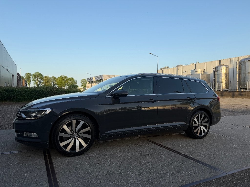 Volkswagen Passat 1.6 TDI 88KW SCR Variant 2015 Grijs, Auto's, Euro 6, 4 cilinders, Origineel Nederlands, Stationwagon