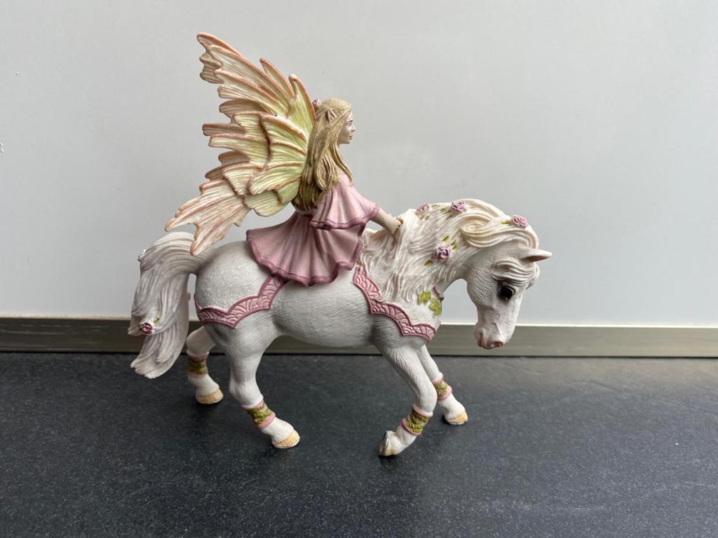 Schleich Elf op Paard - Betoverende Speelfiguur, Ophalen of Verzenden, Zo goed als nieuw