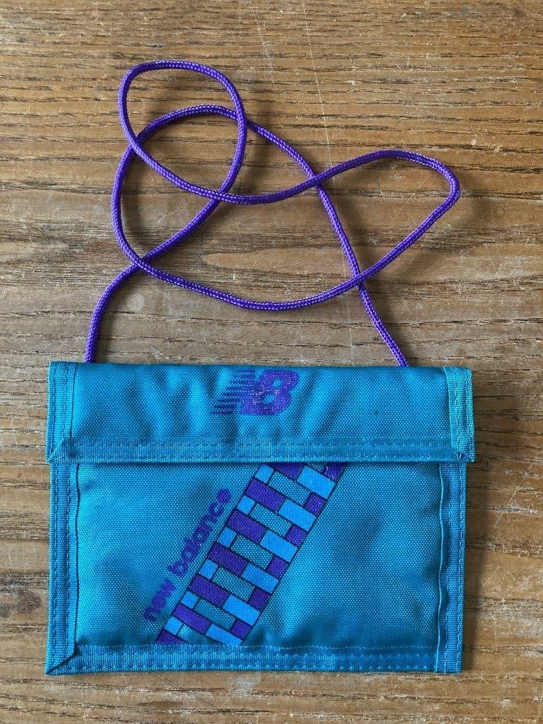 Vintage New Balance tasje halstasje nektasje - nieuw, 30 cm of meer, Minder dan 40 cm, Ophalen of Verzenden, Groen