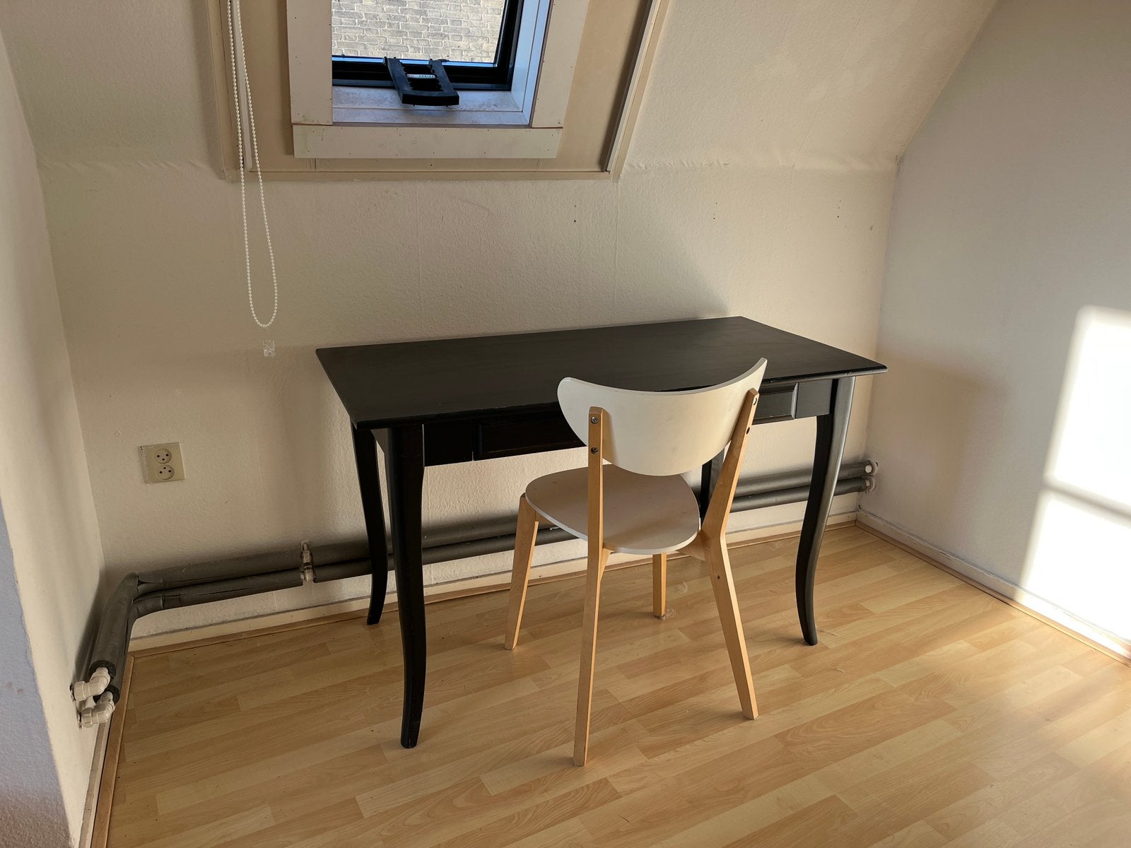 Zwart IKEA Leksvik bureau, Huis en Inrichting, Bureaus, Ophalen, Gebruikt, IKEA, Zwart