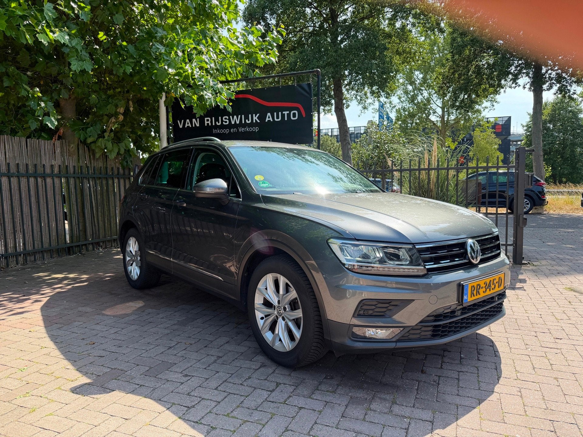 Volkswagen Tiguan 2.0 TDI Comfortline Clima PDC EX BPM Trekh, Auto's, Volkswagen, Euro 6, 4 cilinders, 116 pk, Origineel Nederlands