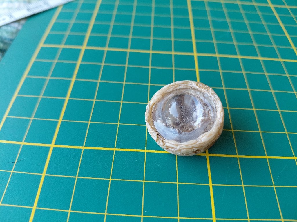 1 verzamelknoop lichtbruin met doorzichtige druppel, Ophalen of Verzenden, Zo goed als nieuw, Knoop of Knopen