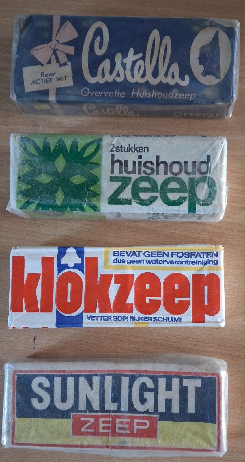 Zeep. 4 stuks.  Periode 1930  - 1960., Ophalen of Verzenden, Gebruikt, Overige typen