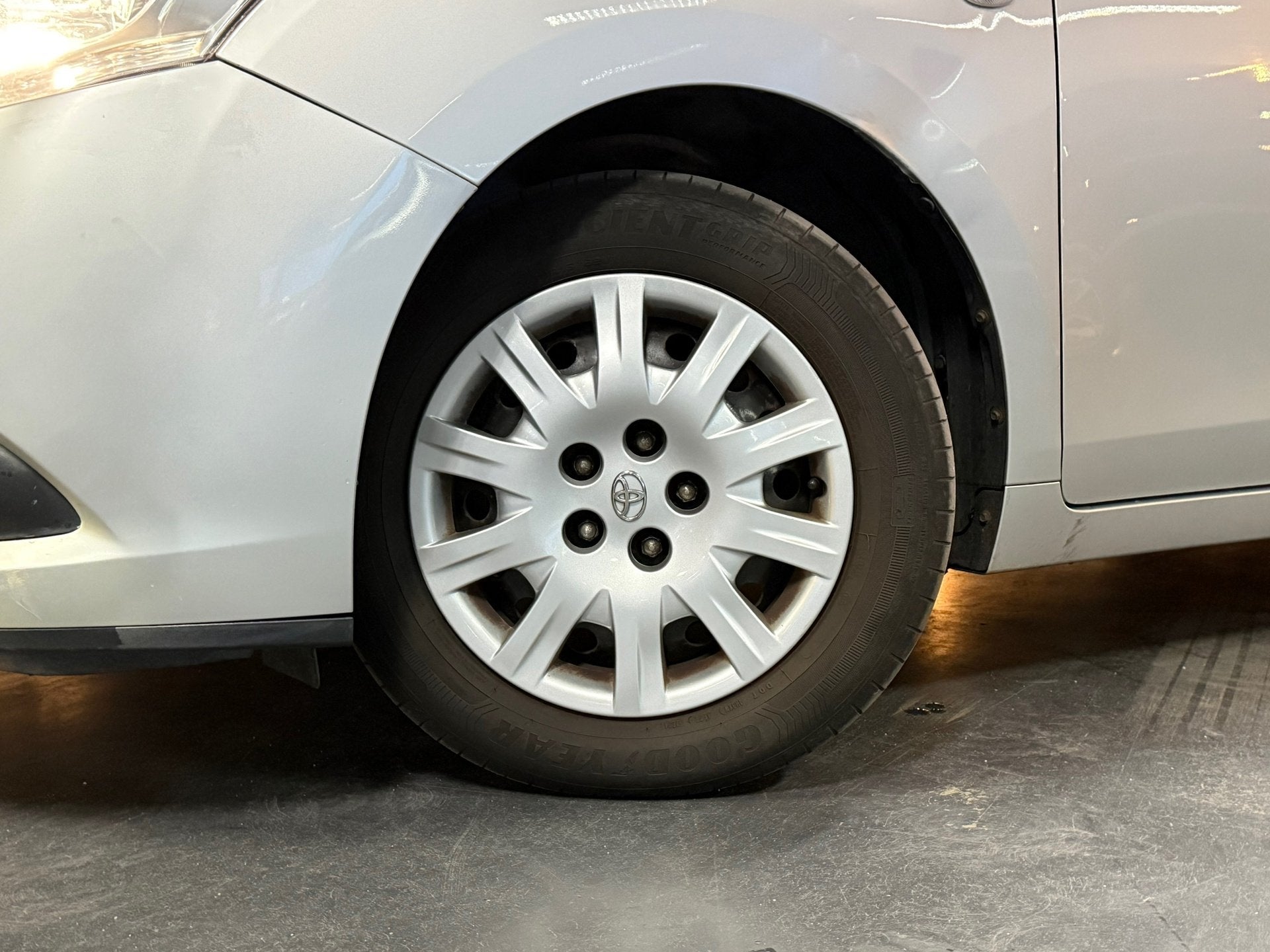 Toyota Verso 1.8 VVT-i Business 7P. Navi Camera Trekhaak Cru, Voorwielaandrijving, Euro 5, Gebruikt, Zwart