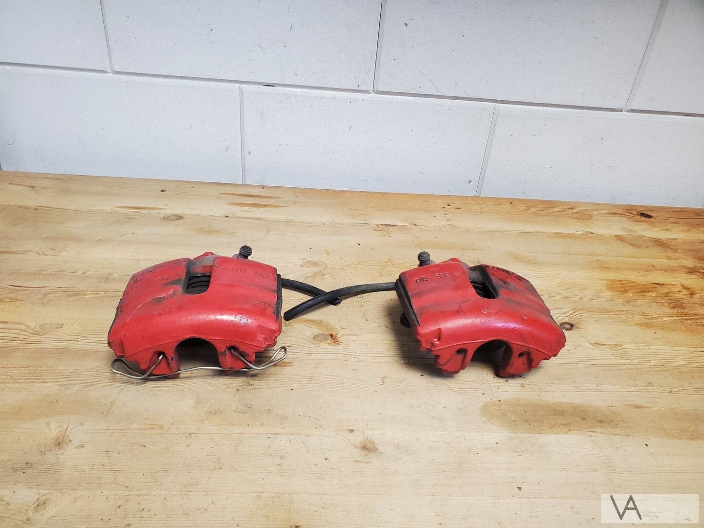 VW Golf 5 GTI 2003 - 2008 rood remklauw voorzijde setje €50, Auto-onderdelen, Gebruikt, -, Volkswagen, -