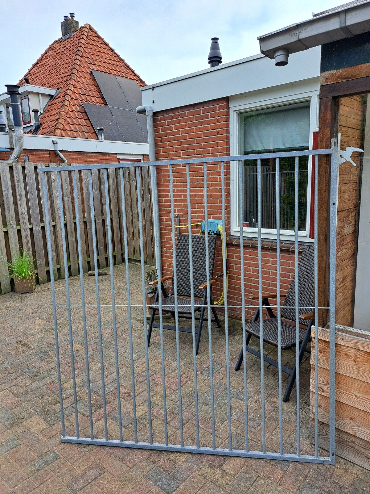 Stevig ijzeren spijlenhekwerk met poort, Ophalen, Met poort, Gebruikt, Spijlenhekwerk