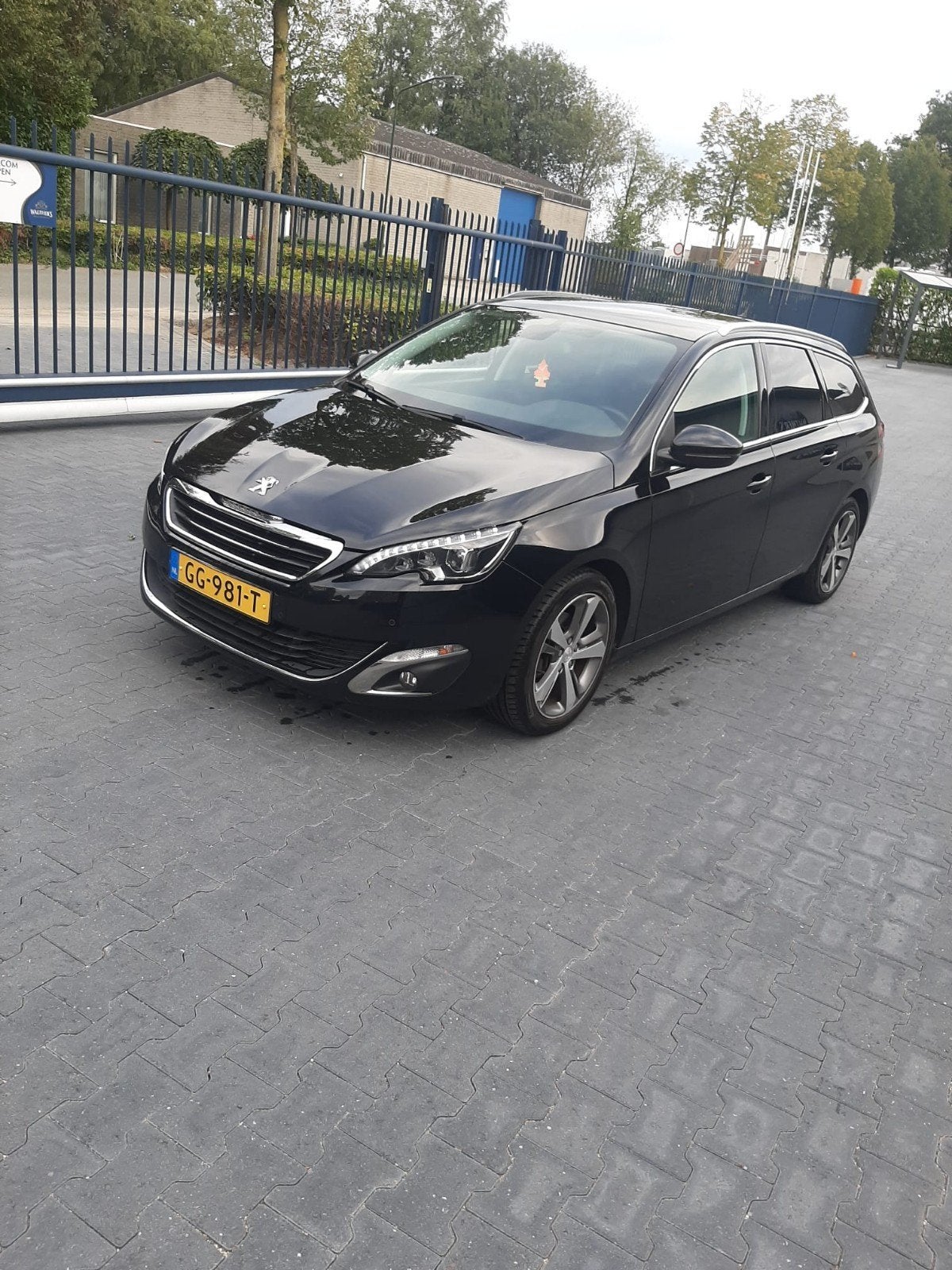 Peugeot 308 1.2 E-thp 130pk 2015 Zwart, Auto's, 1199 cc, 1165 kg, Zwart, Origineel Nederlands