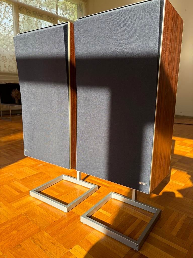 Bang & Olufsen Beovox S75 op originele stands – matching, Audio, Tv en Foto, Luidsprekers, Ophalen, Zo goed als nieuw, Front, Rear of Stereo speakers