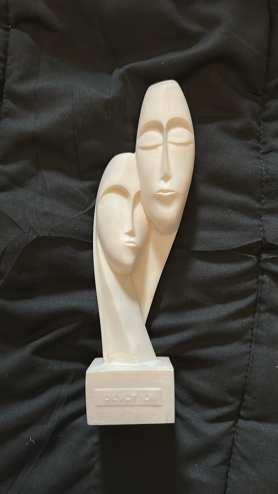 Prachtig beeld Man Vrouw Devotion Polyresin 23 cm op voet, Antiek en Kunst, Ophalen of Verzenden