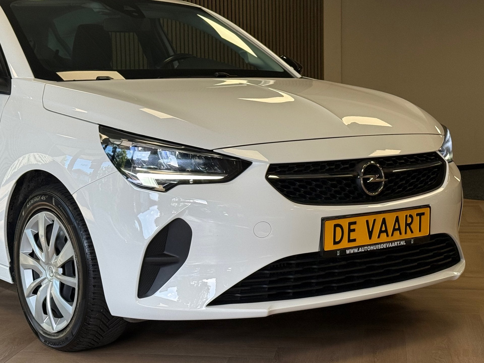 Opel Corsa 1.2 Edition AUTOMAAT CLIMATE CRUISE CONTROL PDC L, Auto's, Dealer onderhouden, Gebruikt, Zwart, 1199 cc
