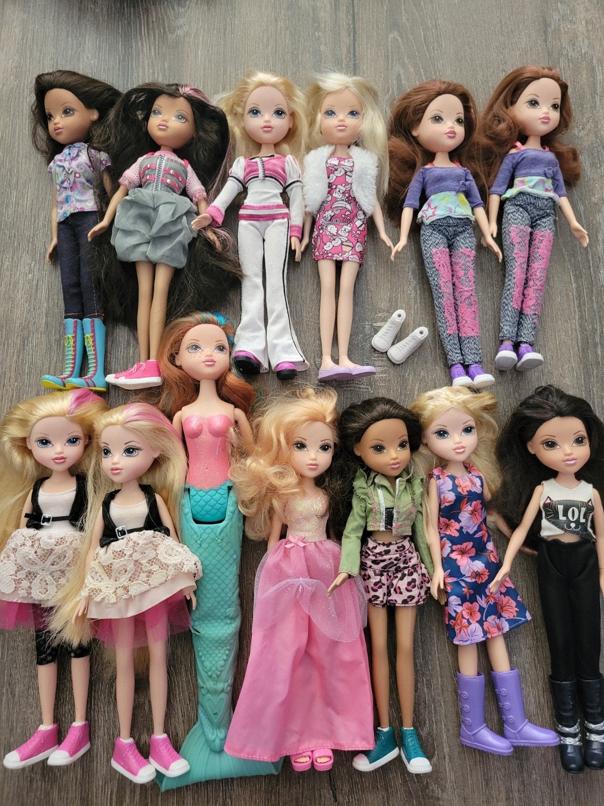 Grote collectie  poppen mga Bratz Moxie girlz nog 5 over, Verzamelen, Poppen, Ophalen of Verzenden, Gebruikt, Fashion Doll