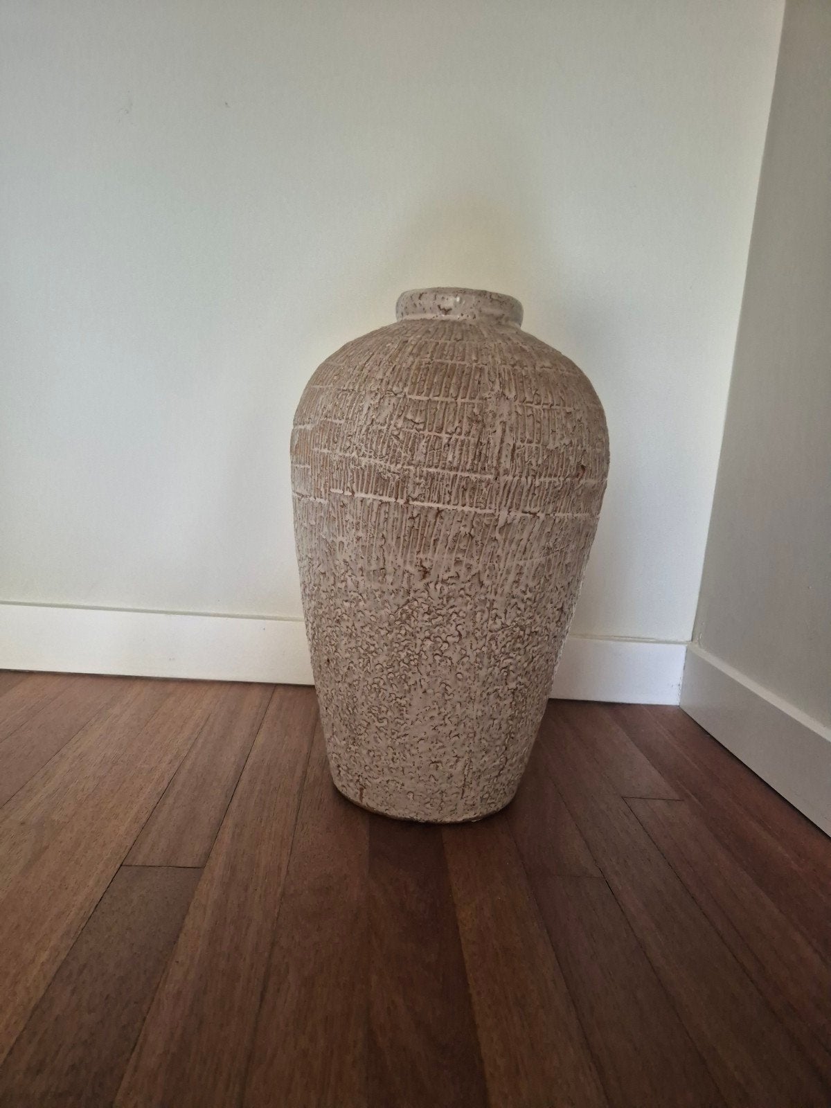 Grote decoratieve vloervaas 50 cm – beige/crème, Ophalen, Zo goed als nieuw, Hout