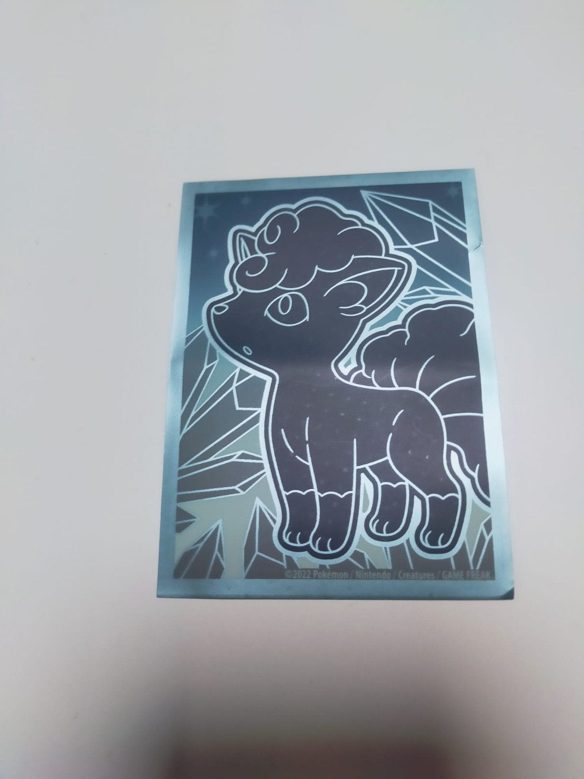 4x Pokémon Vulpix Alola Sleeves - Bescherm je kaarten!, Ophalen of Verzenden, Nieuw, Sleeves of Kaarthoesjes