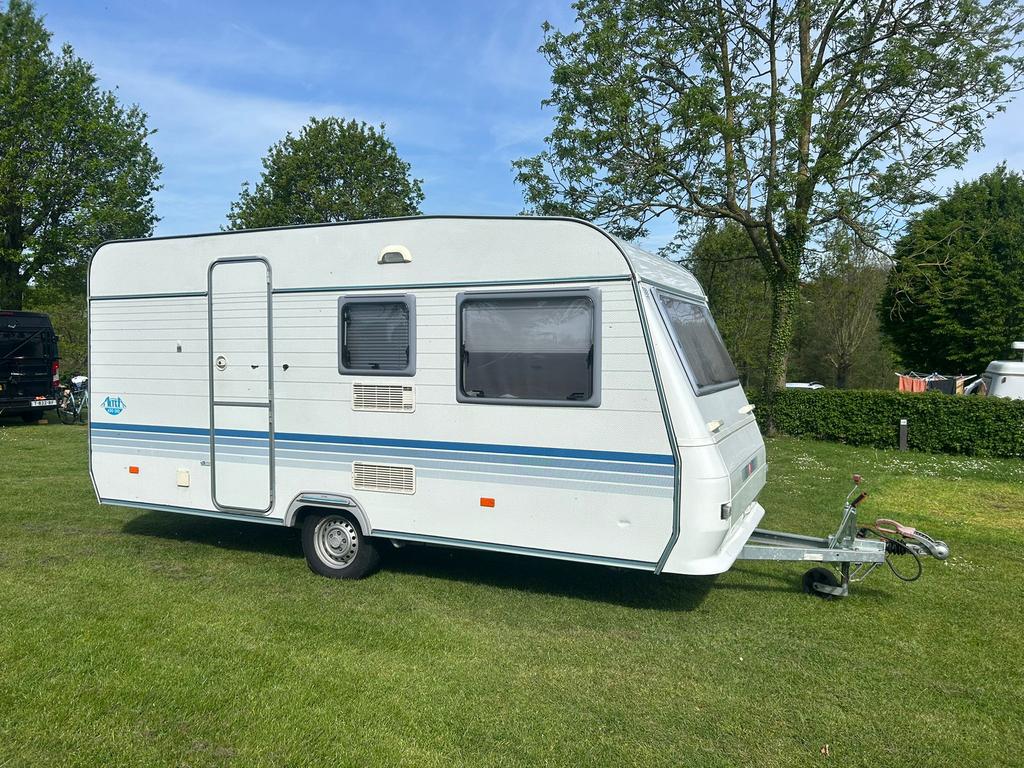 Adria Altea 430DD, Caravans en Kamperen, Omvormbare zithoek, Treinzit, 750 - 1000 kg, Particulier