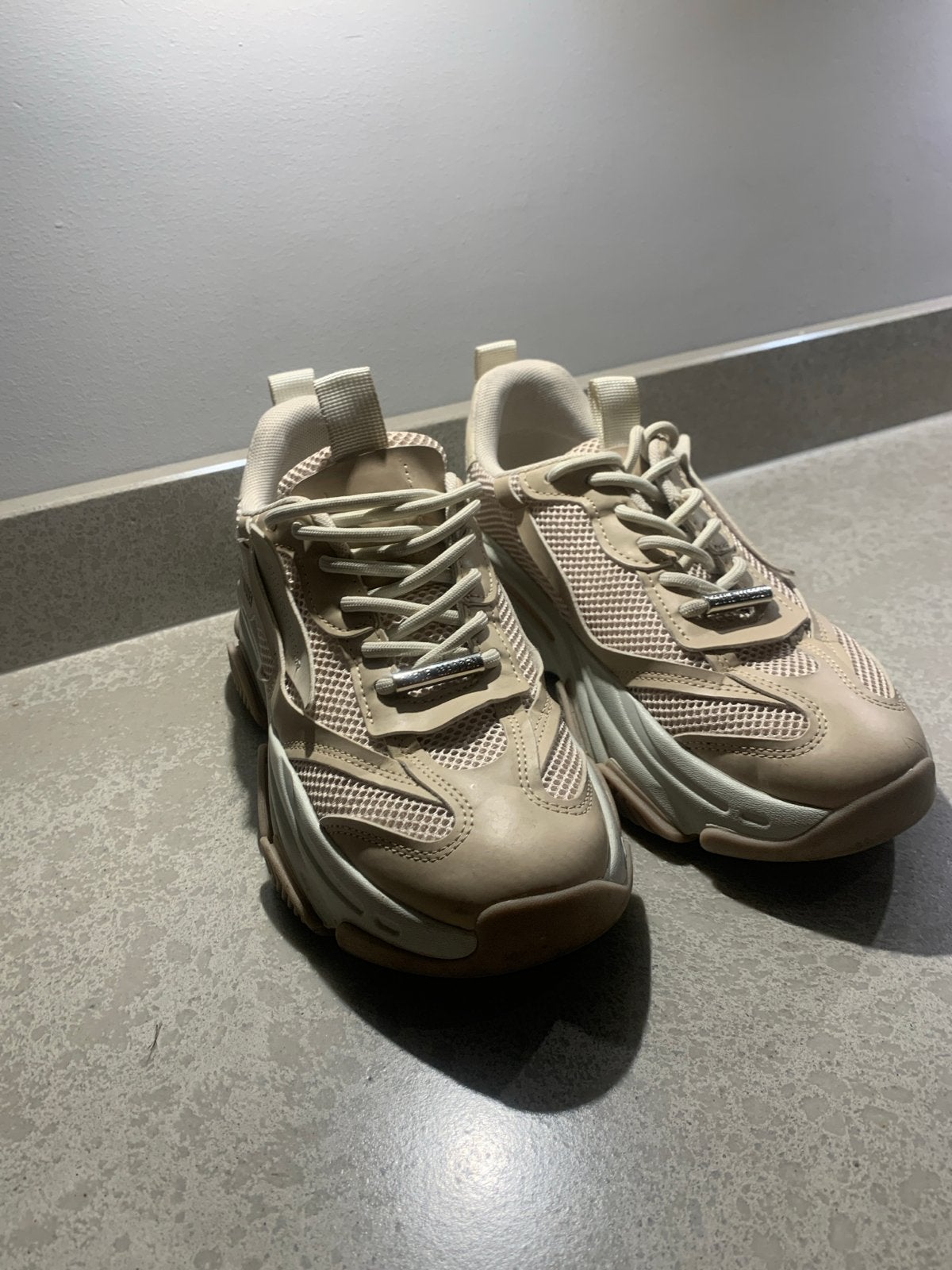 Steve Madden Maxima sneakers beige - Maat 39, Beige, Ophalen of Verzenden, Sneakers of Gympen, Zo goed als nieuw