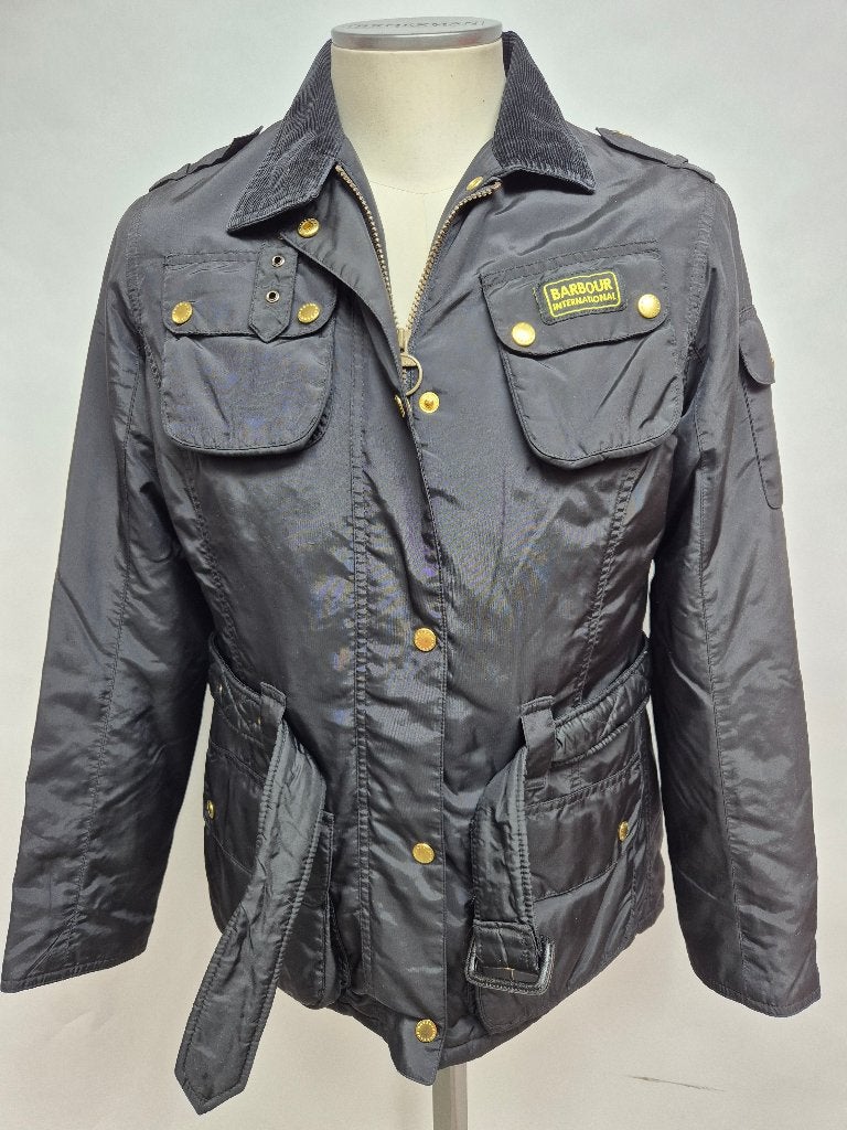 Barbour 'International Metallic' dames jas maat 38 top!, Maat 38/40 (M), Barbour, Zwart, Ophalen of Verzenden