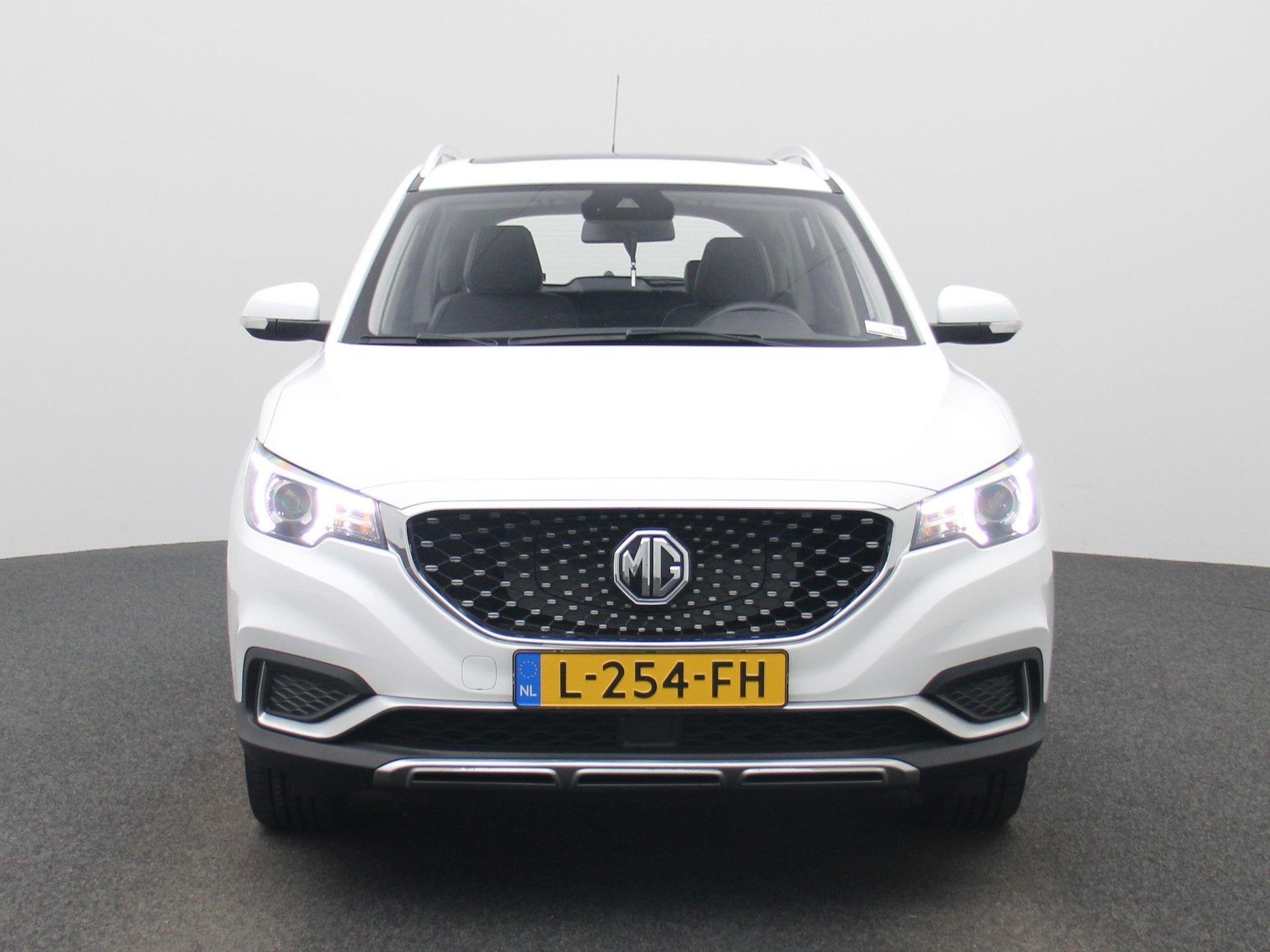 MG ZS EV Luxury 45 kWh | lichtmetalen velgen | panoramadak |, Auto's, Gebruikt, 143 pk, ZS, 1507 kg