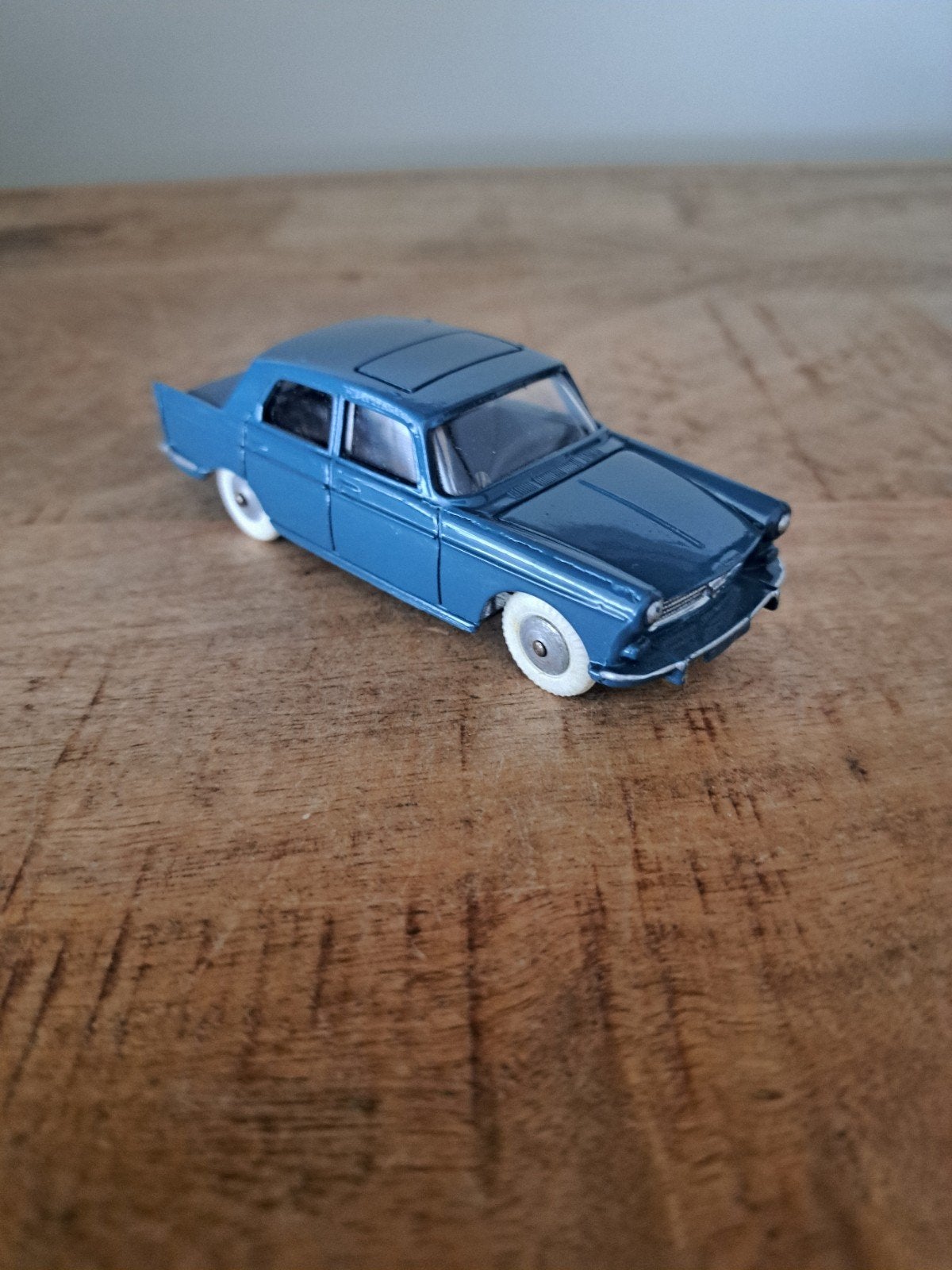 peugeot 404 model w.s dinky toys, Dinky toys?, Gebruikt, Auto, N.b