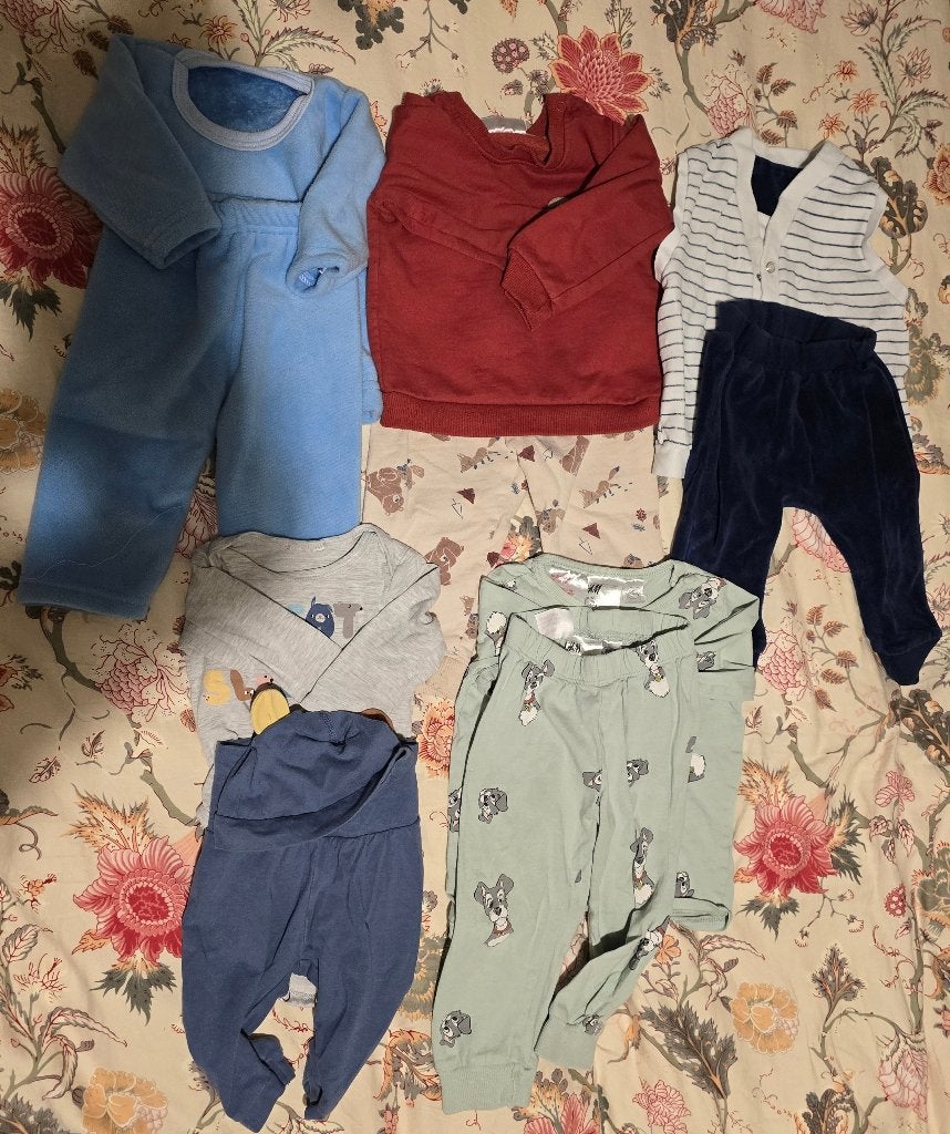Baby jongens kledingsetjes — 6 stuks (fleece, Disney), Ophalen, Gebruikt, Overige maten