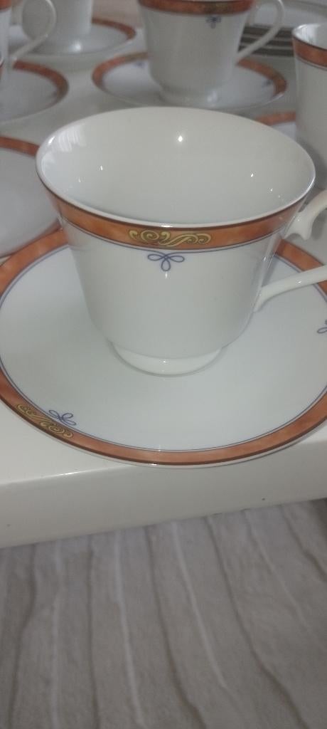 Service theepot kop en schotel, Huis en Inrichting, Keuken | Servies, Ophalen, Zo goed als nieuw, Overige stijlen, Kop(pen) en/of Schotel(s)