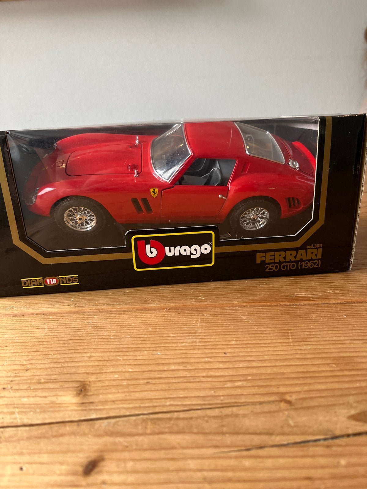 Burago Ferrari 250 GTO (1962) Die-Cast Model 1:18, Hobby en Vrije tijd, Modelauto's | 1:18, Ophalen of Verzenden, Nieuw, Auto