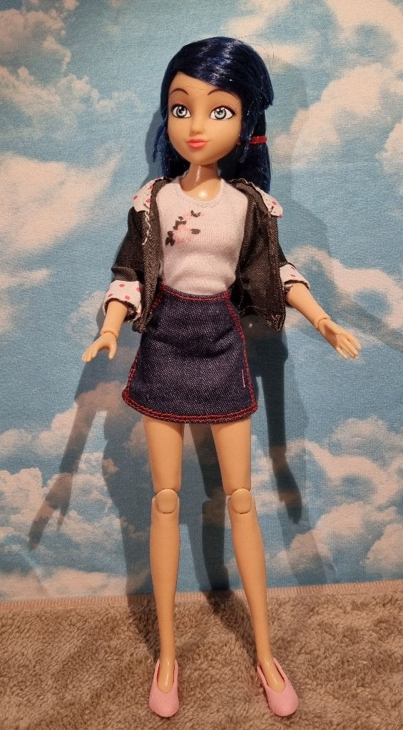 Miraculous Ladybug Marinette pop - ZGAN Barbie pop, Kinderen en Baby's, Ophalen of Verzenden, Zo goed als nieuw, Overige typen