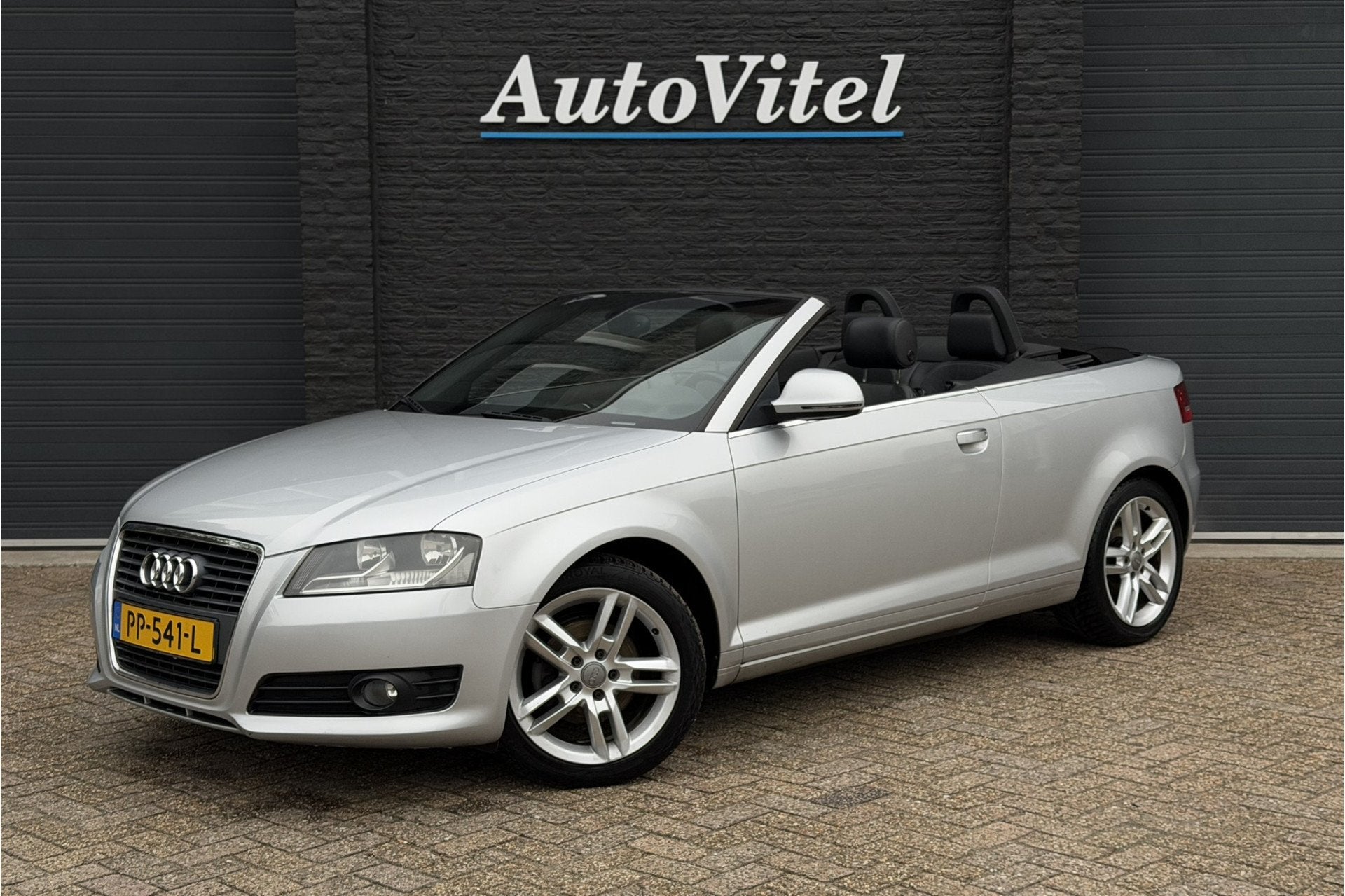Audi A3 Cabriolet 1.8 TFSI Attraction | Sportleder | Stoelve, Auto's, Voorwielaandrijving, Gebruikt, Zwart, 4 cilinders