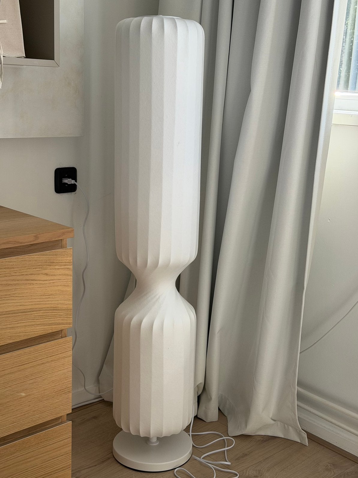 Moderne vloerlamp, Ophalen, Kunststof, 100 tot 150 cm, Overige fittingen